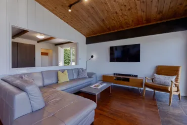 Living room Tofino vacation rental